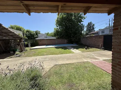 Casa 4 ambientes con 1 baño