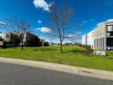 TERRENO EN VENTA EN SAN MATIAS, ÁREA 5, ESCOBAR. LOTE AL AGUA, BARRIO CON AMENITIES!
