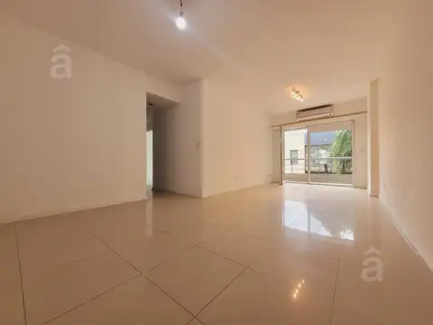 Profesor Aguer  al 5000 entre Balcarce y Roca