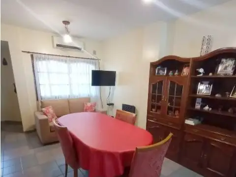 Casa 3 ambientes con 2 baños