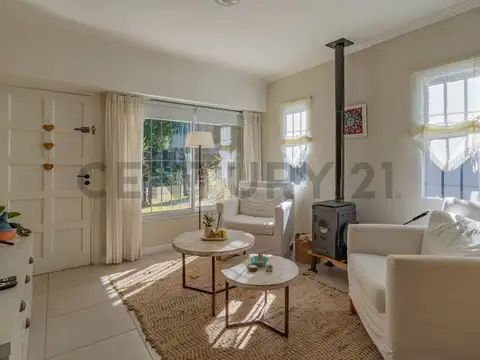 Casa 3 ambientes con 2 baños
