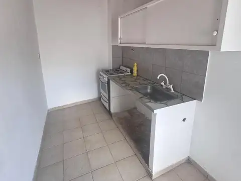 DEPTO MONOAMBIENTE CON PATIO SECO CHICO