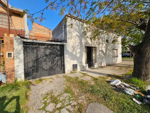 Necochea  805 esquina  lujan llavallol