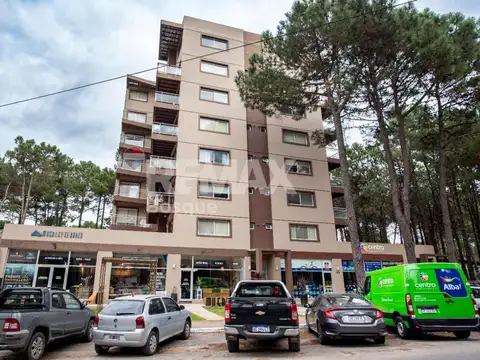 VENTA DE DEPARTAMENTO CÉNTRICO EN PINAMAR