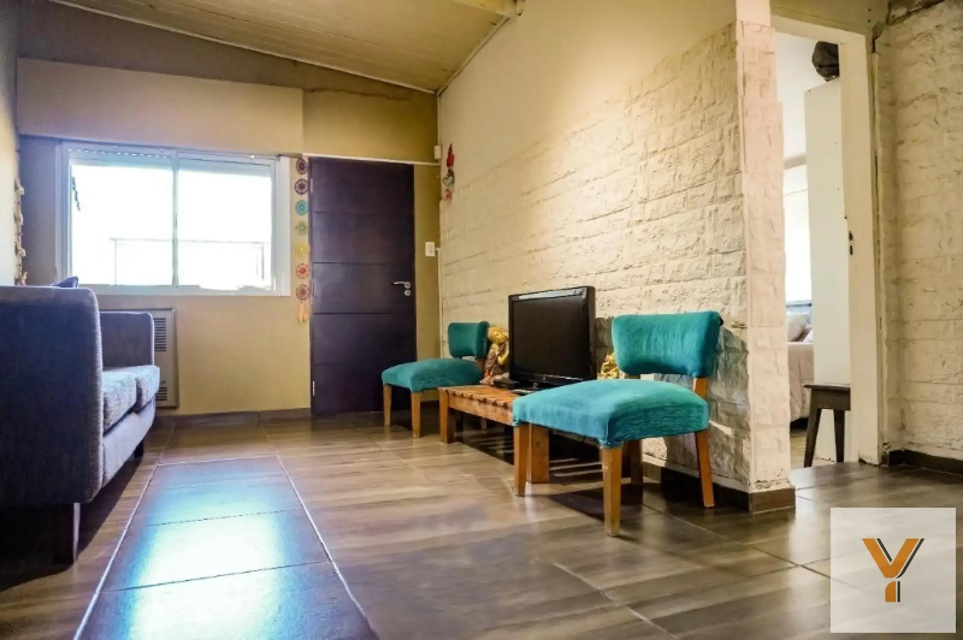 Casa 3 dorm, 100 m² cubiertos + patio y galería con parrilla — calle 7, Balcarce