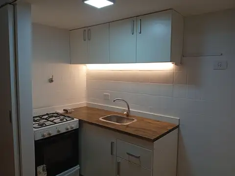 Hermoso 2 ambientes todo reciclado a nuevo, edificio con vigilancia 24hs