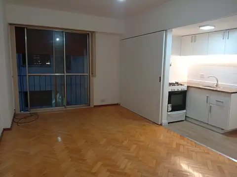 Hermoso 2 ambientes todo reciclado a nuevo, edificio con vigilancia 24hs