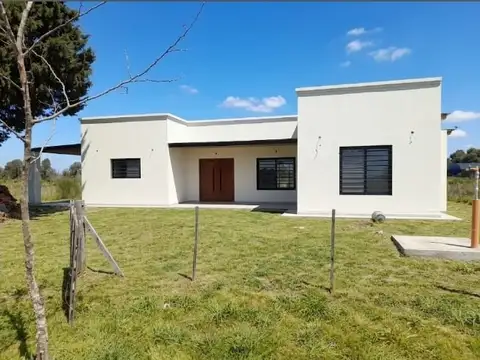 VENTA CASA 4 AMBIENTES - EN CAPILLA DEL SEÑOR