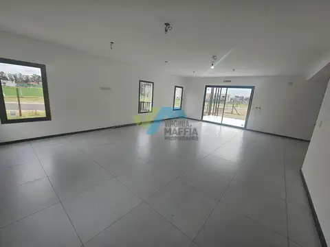 Casa 4 ambientes con 3 baños