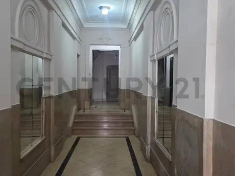 Av Brasil 900, Piso 1