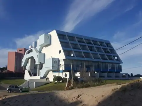 ALQUILO FRENTE AL MAR HERMOSO DEPARTAMENTO EN DUPLEX 2-3 DOR.: A2184 