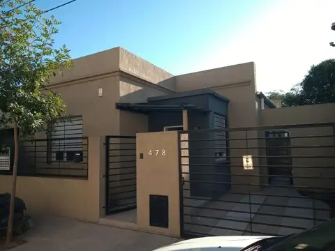 EXCELENTE CASA DE 4 AMBIENTES TOTALMENTE RECICLADA A NUEVA