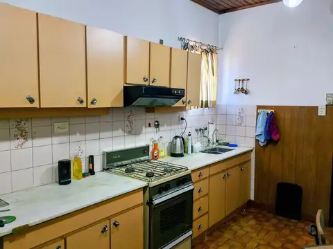 Casa 4 ambientes con 1 baño