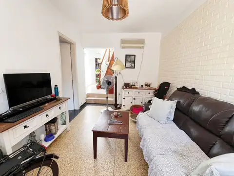 Venta 2 Casas con Renta 7% La Comercial
