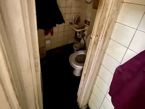 Almirante Brown 2200, Piso PB