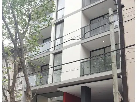 Laprida 100, Piso 1°