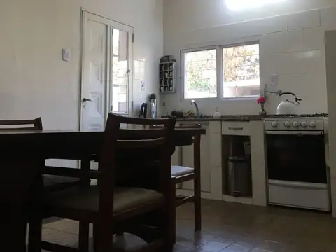 Casa 2 ambientes con 1 baño