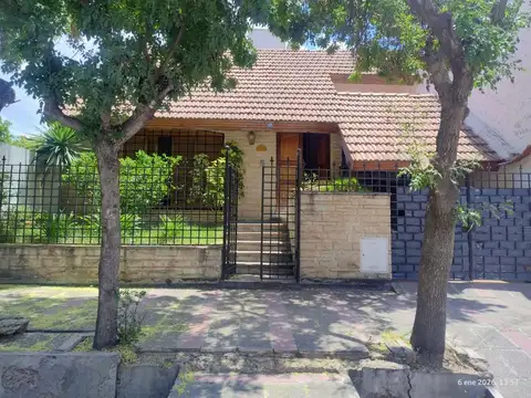 ALQUILER CASA PATIO COCHERA 3 DORMITORIOS G. CRUZ