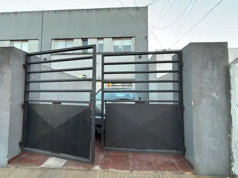 Calle 80 entre 19 y 20 Nro 1225