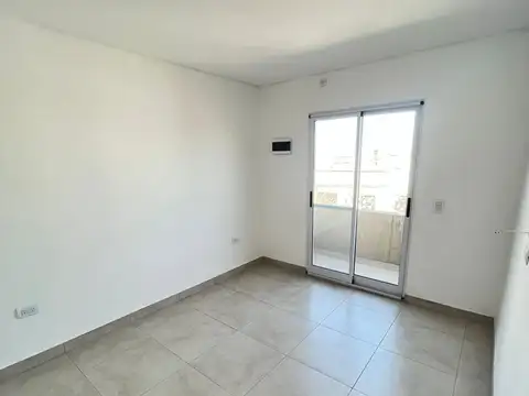 Departamento en Alquiler en Valentín Alsina, $ 550.000