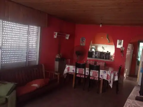Casa 3 ambientes con 1 baño