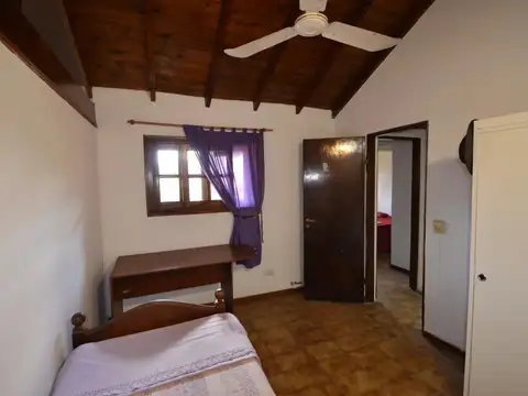 Casa en Alquiler con 3 cocheras
