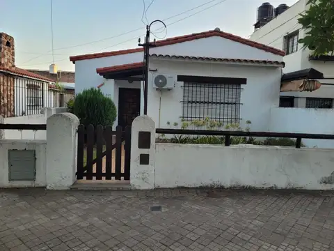 CASA DOS DORMITORIOS GARAGE EN SALADILLO