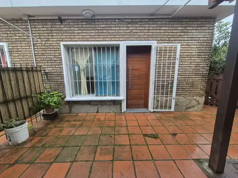 Casa en Alquiler con 1 cochera