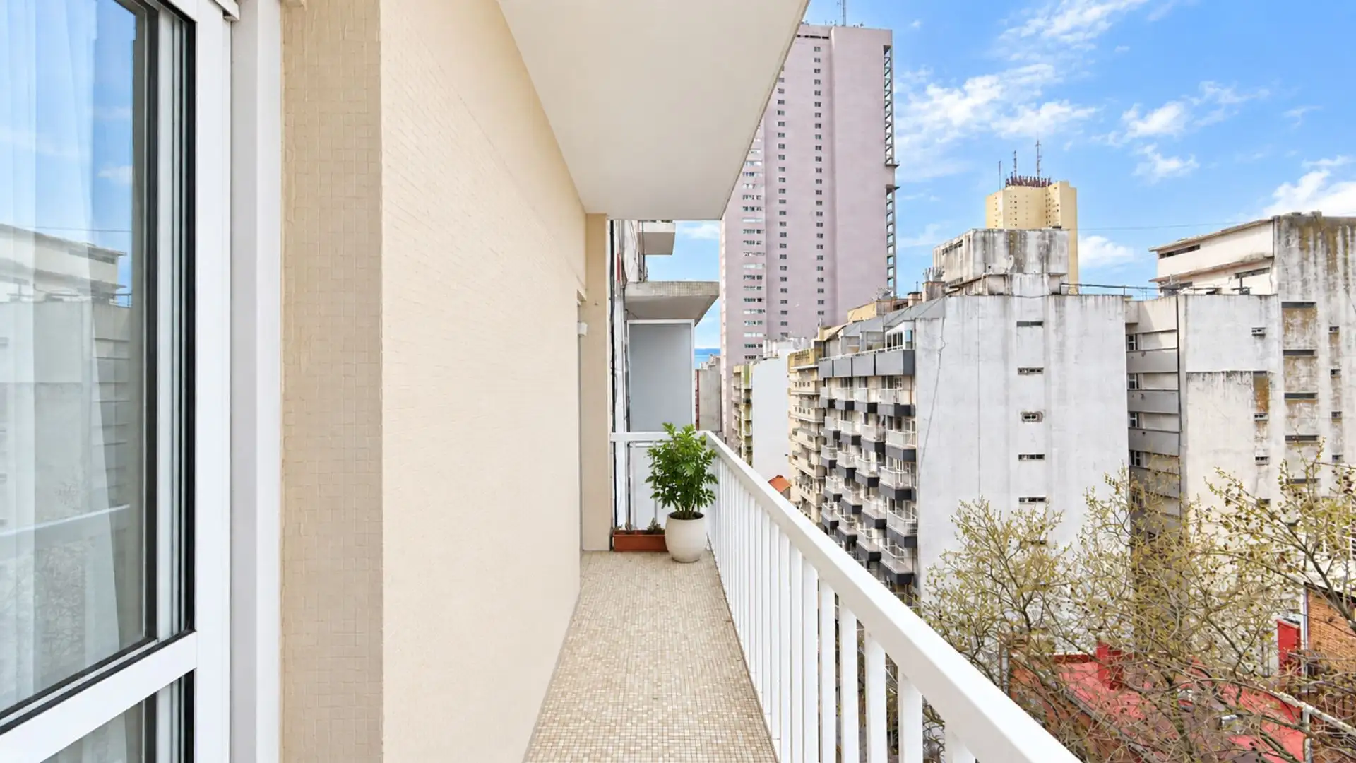 Venta Depto 2 amb c/ balcón vista al mar Guemes