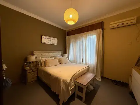 Casa en Venta en Castelar, USD 220.000