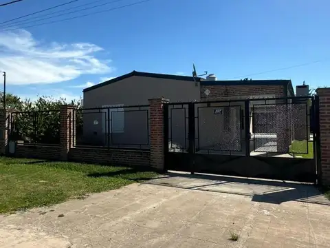 Casa con piscina en Barrio La Florida