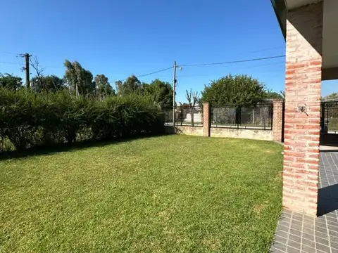 Casa 2 ambientes con 2 baños