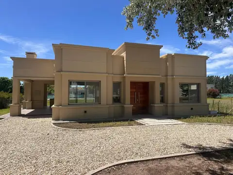 Casa a estrenar en Haras del sur 2