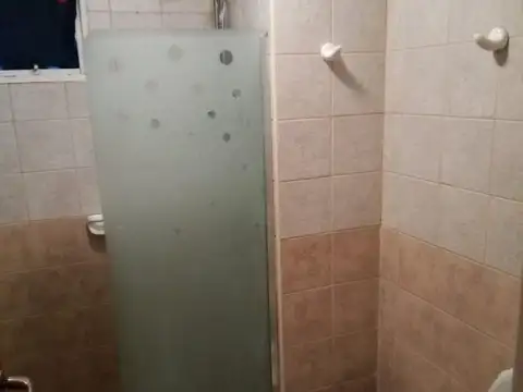 Departamento 6 ambientes con 1 baño