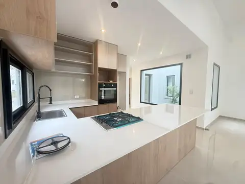 Casa en Venta en Pilar del Este - Santa Elena, Countries y Barrios Cerrados en Pilar