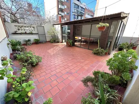 Mb Ph de 5 amb al frente con entrada independiente, sin expensas, patio, terraza, quincho y parrilla