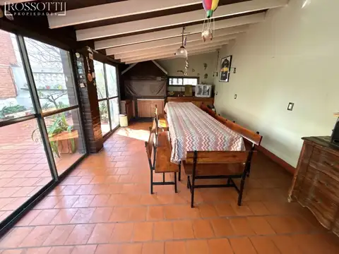 Depto Tipo Casa 5 ambientes con 2 baños