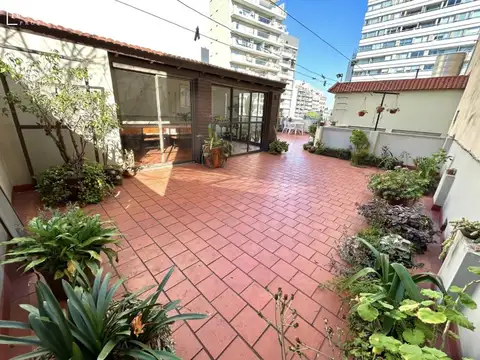 Mb Ph de 5 amb al frente sin expensas, patio, terraza, quincho, parrilla y entrada independiente