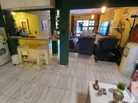Depto Tipo Casa en Venta de 7 ambientes