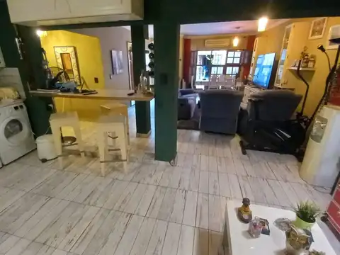 Depto Tipo Casa en Venta de 7 ambientes