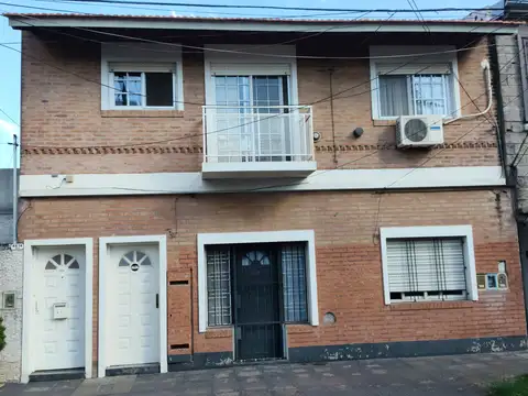 EXCELENTE PH A LA VENTA - IMPECABLE NADA PARA HACER -MUY BUENA ZONA DE CASEROS -