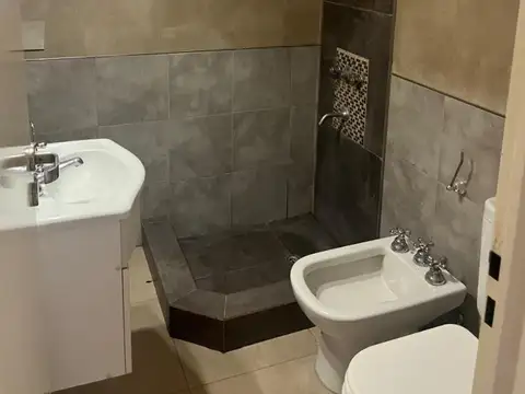 ph al medio 3 ambientes con patio y terraza