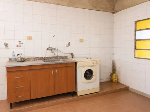 Casa 3 ambientes con 1 baño
