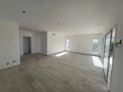 Casa en venta 4 ambientes Pilar