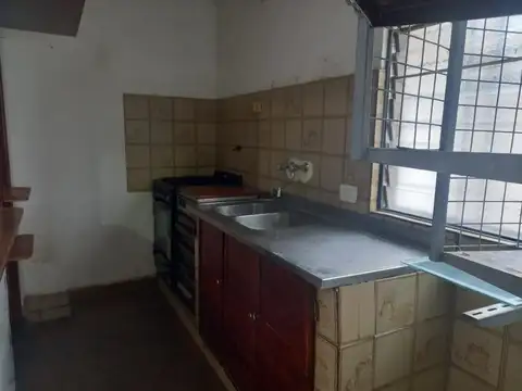 Depto Tipo Casa en Alquiler con 1 cocheras