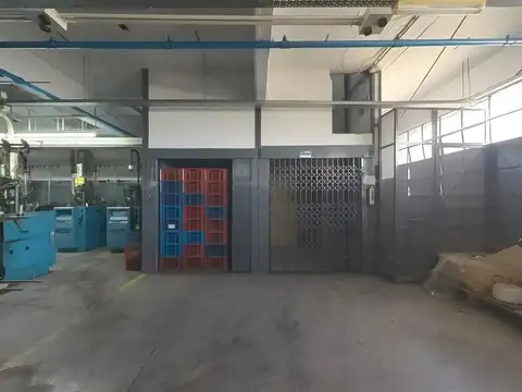 Galpon en Venta en Villa Lynch, USD 2.300.000