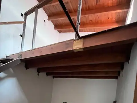 Casa 15 ambientes con 4 baños