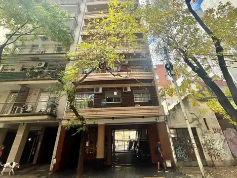Hermoso semipiso 3amb c/ bcon al ctfte y cochera