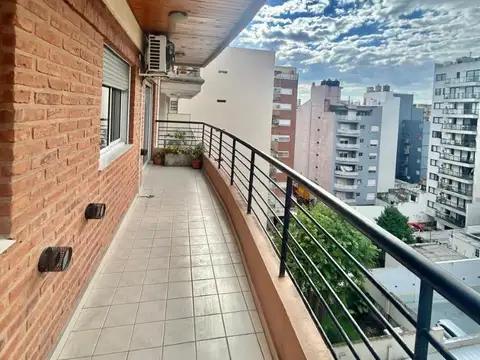 Miller 2300, Piso 7