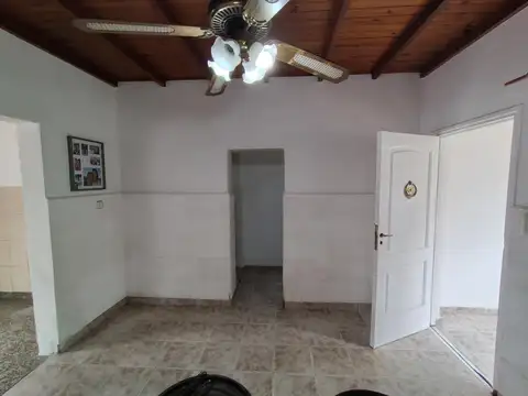 Casa 3 ambientes con 1 baño